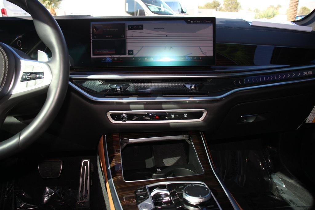 Used 2026 BMW X5 xDrive40i w/ M Sport Package AWD/4WD image 18