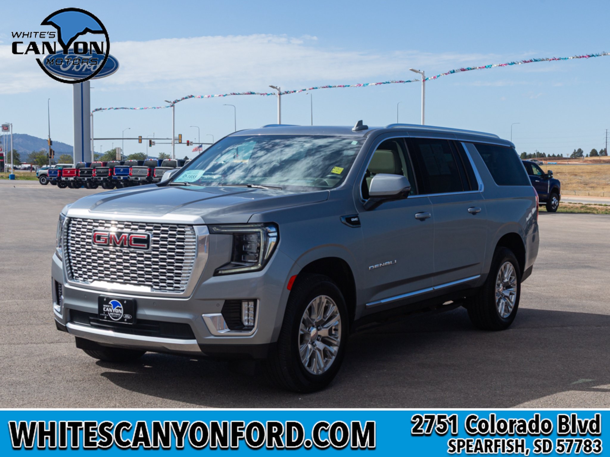 Used 2023 GMC Yukon XL Denali AWD/4WD image 8