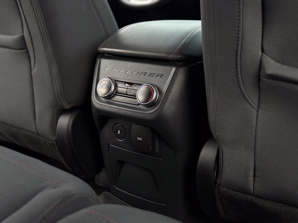 Certified 2025 Ford Explorer Active AWD/4WD image 20