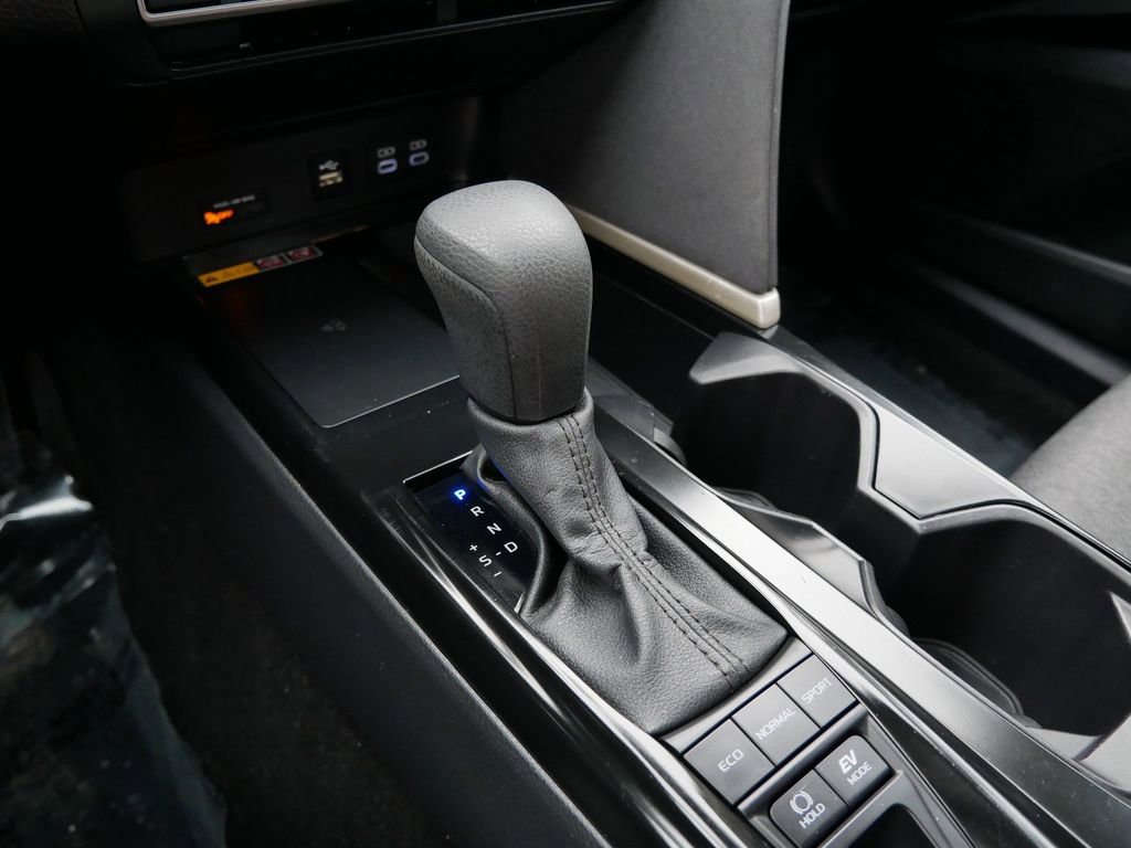 Used 2025 Toyota Camry LE FWD image 25