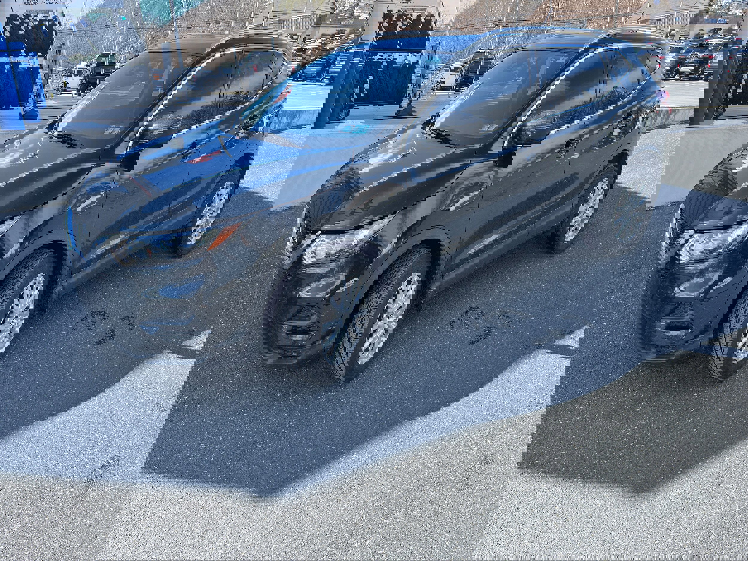 Used 2020 Nissan Rogue Sport SV image 2