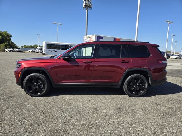 Used 2023 Jeep Grand Cherokee L Laredo RWD image 4