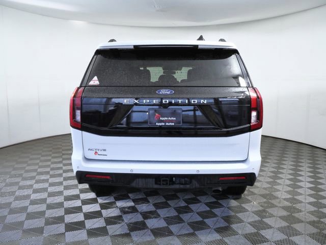 Certified 2025 Ford Expedition Active AWD/4WD image 3