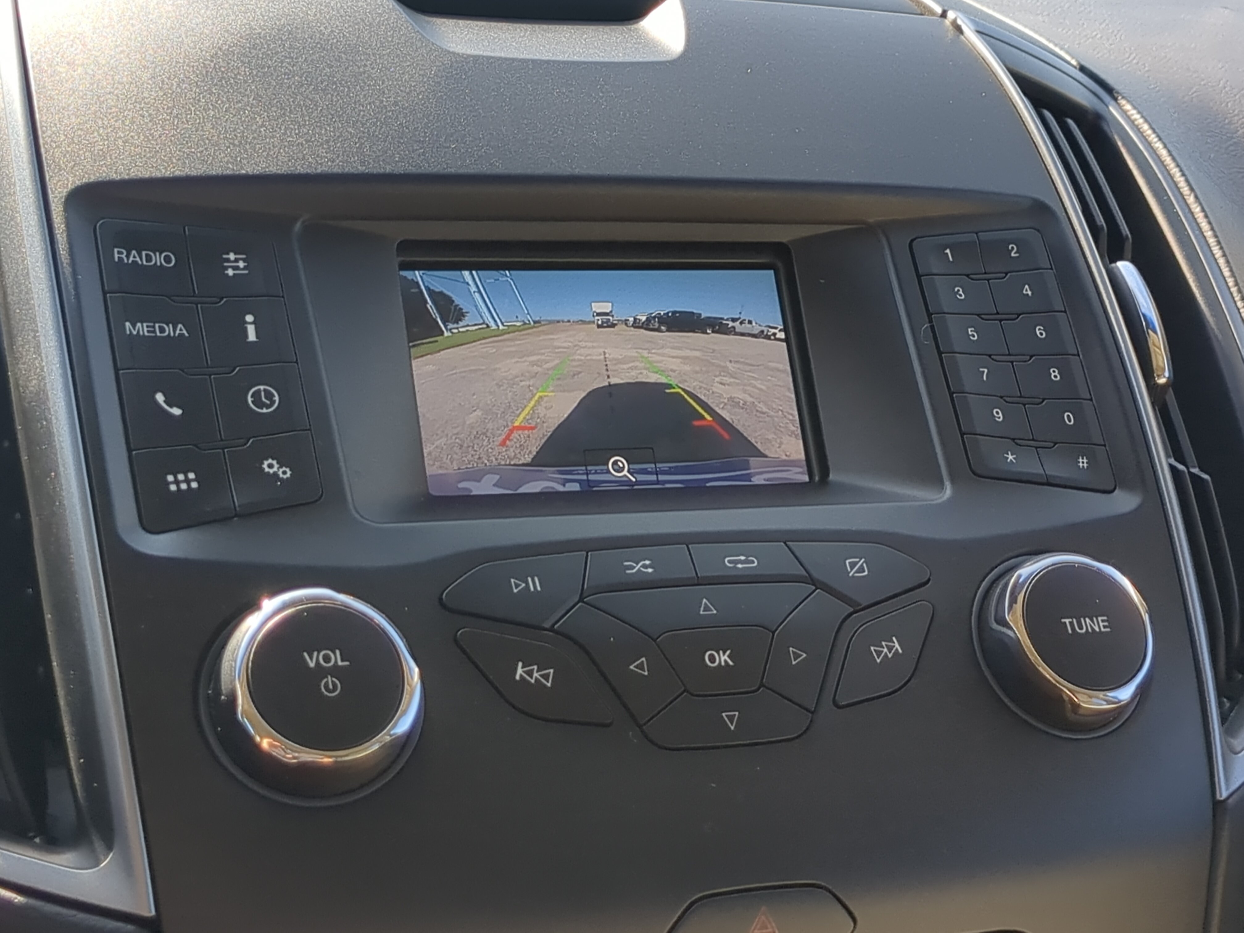 Certified 2019 Ford Edge SE w/ Cargo Accessory Package AWD/4WD image 18