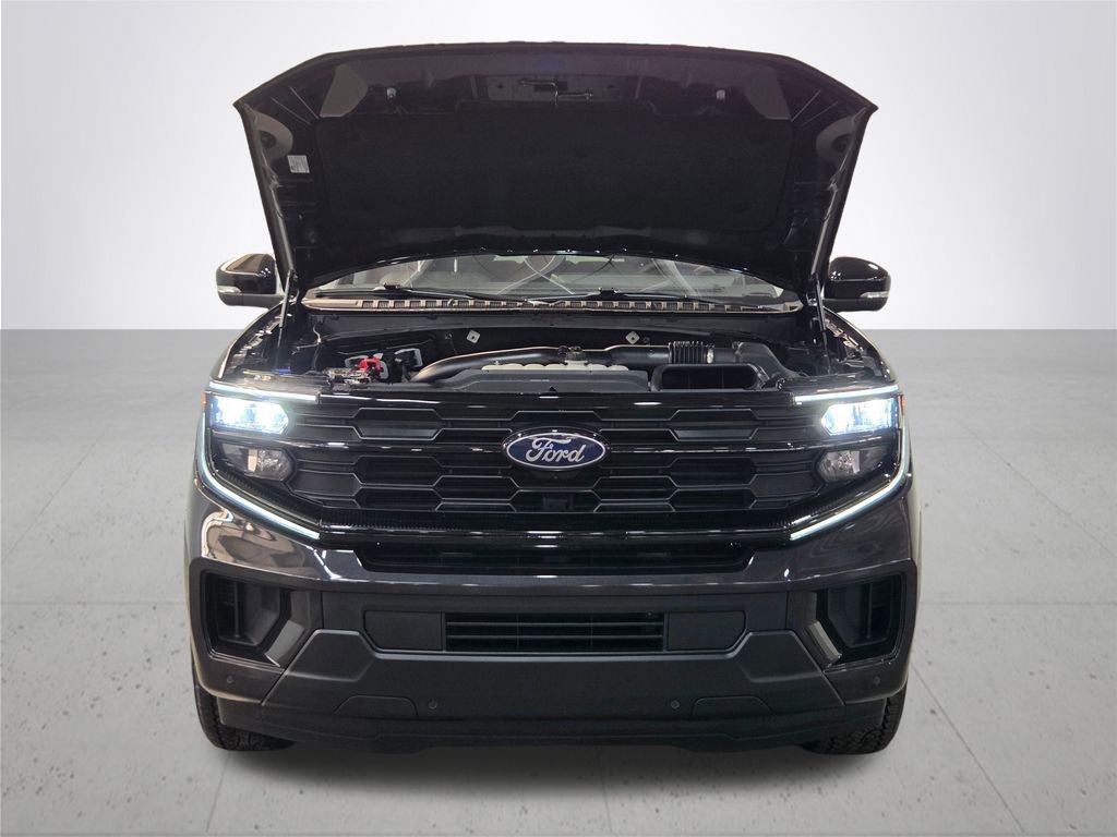 Certified 2025 Ford Expedition Active image 6