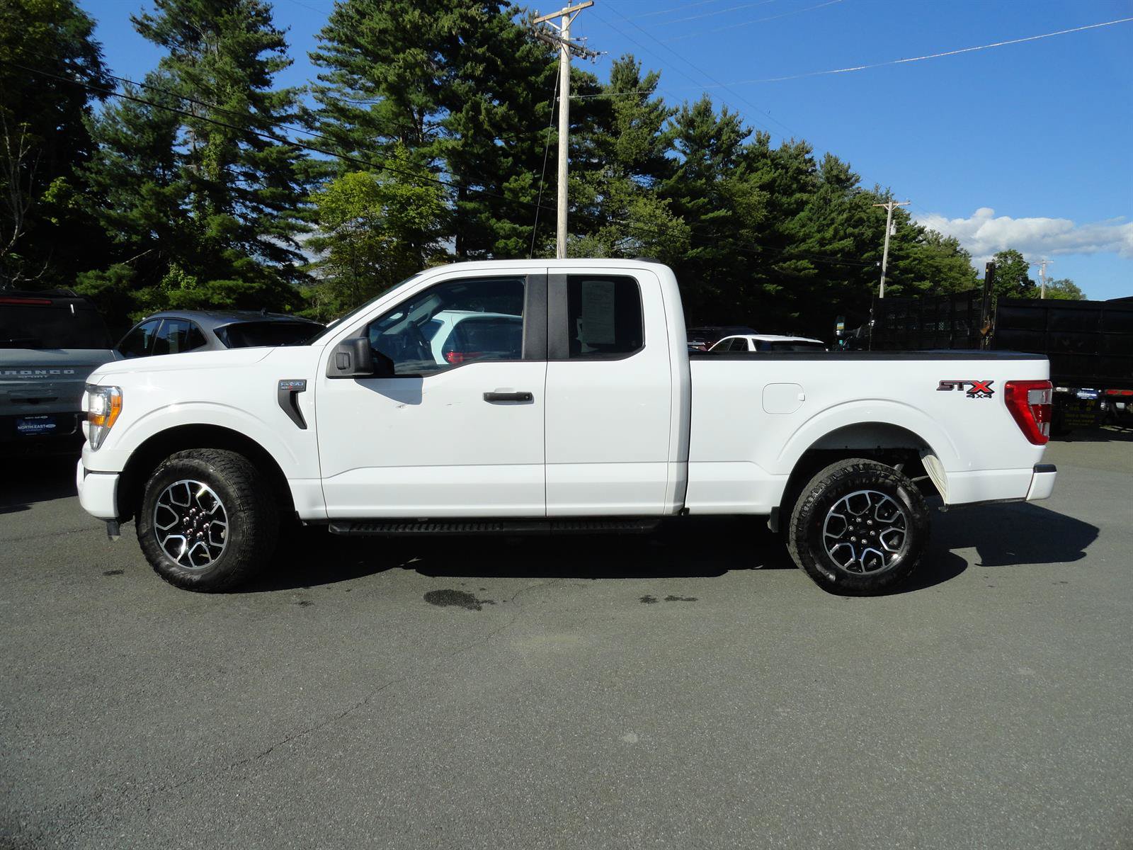 Certified 2022 Ford F150 XL w/ STX Appearance Package AWD/4WD image 8