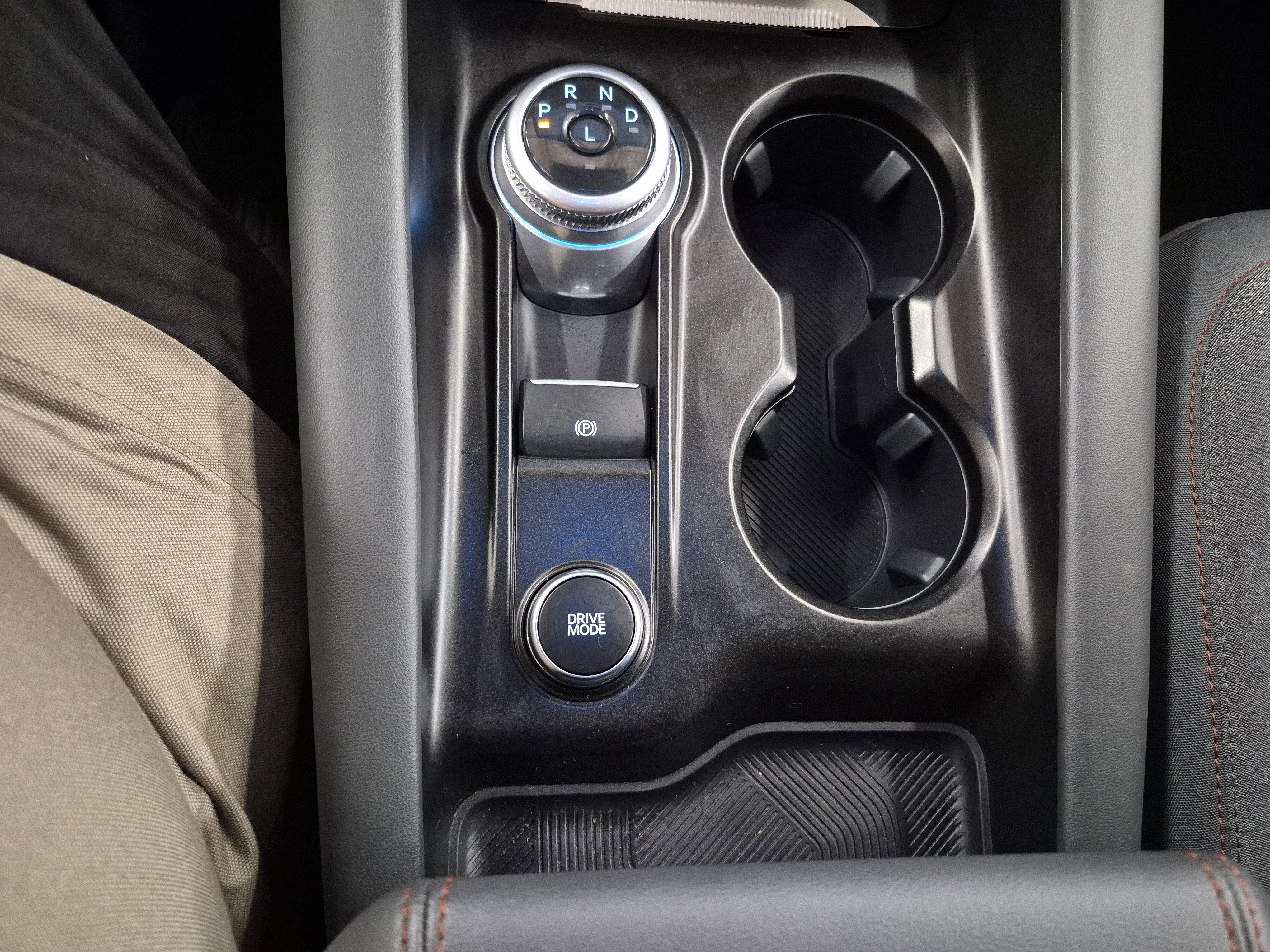 Certified 2025 Ford Explorer Active image 29