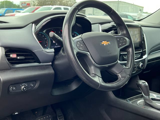 Used 2020 Chevrolet Traverse LT w/ LT Premium Package AWD/4WD image 2