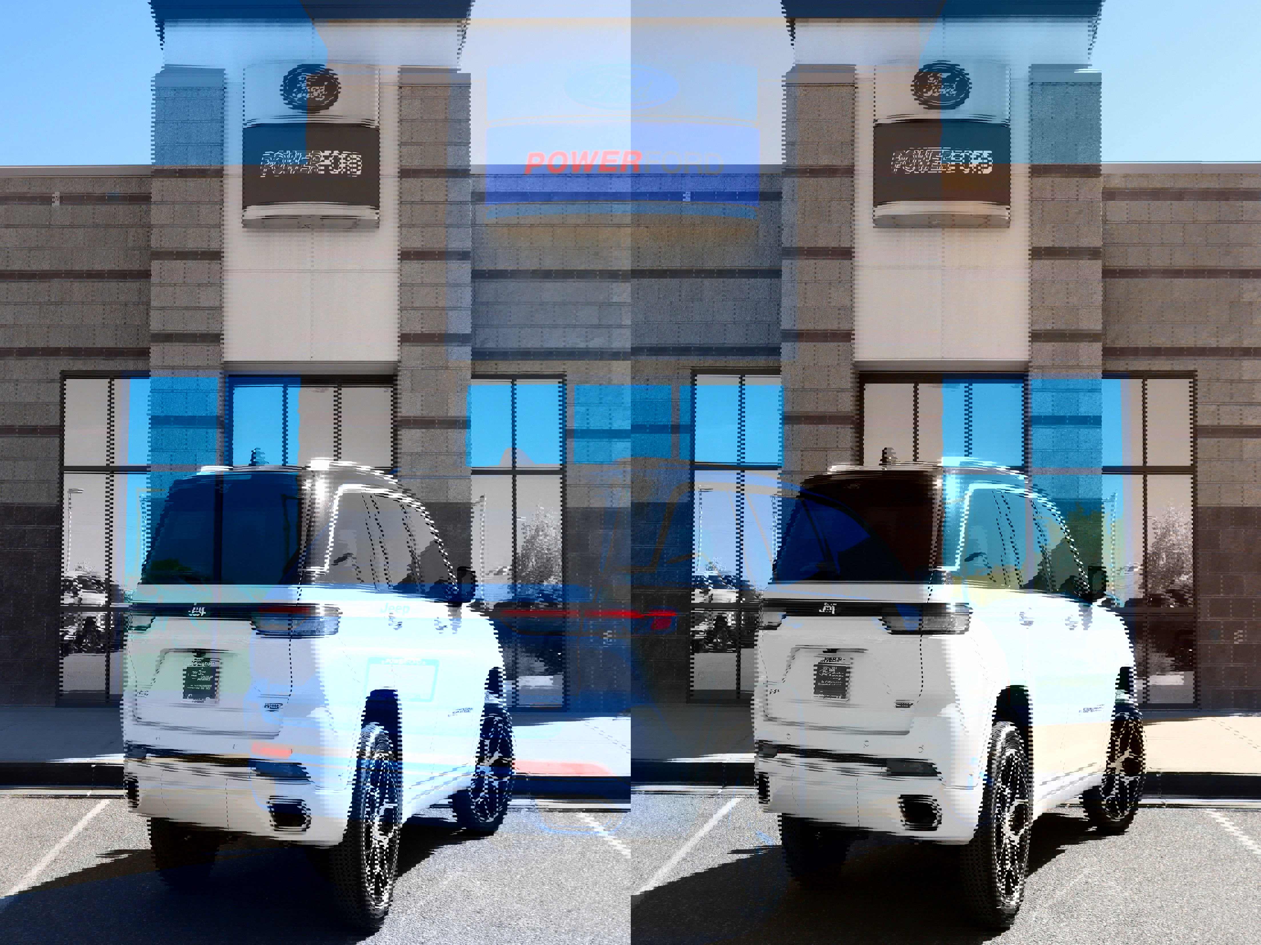 Used 2023 Jeep Grand Cherokee Summit image 5