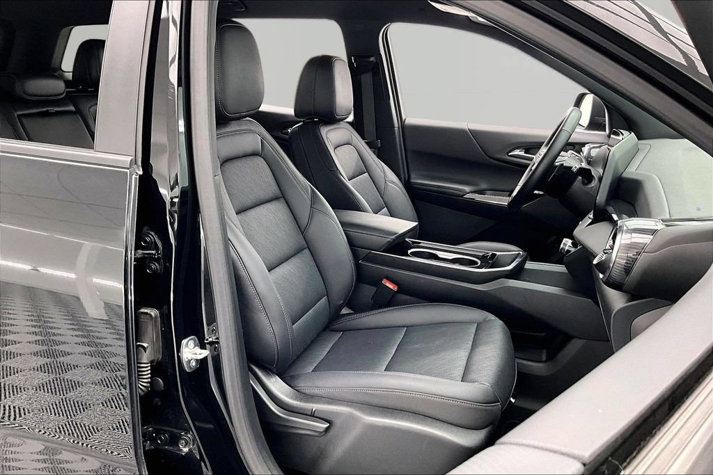 Used 2025 Chevrolet Equinox LT w/ Convenience Package II AWD/4WD image 7