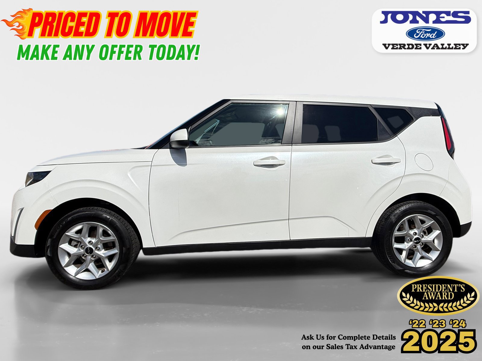Used 2025 Kia Soul LX w/ LX Technology Package FWD image 2