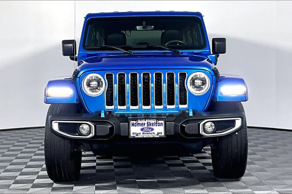 Used 2023 Jeep Wrangler Unlimited Sahara w/ Cold Weather Group AWD/4WD image 3