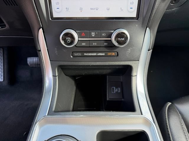 Certified 2024 Ford Edge Titanium AWD/4WD image 19
