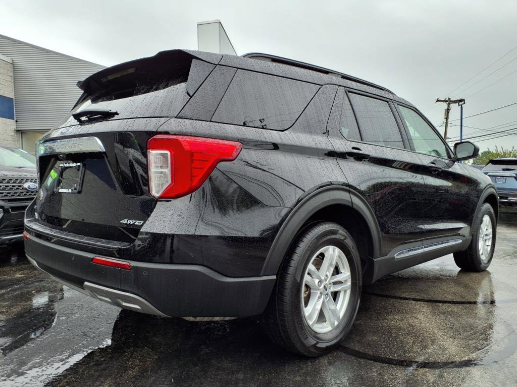 Certified 2022 Ford Explorer XLT w/ Equipment Group 202A image 5