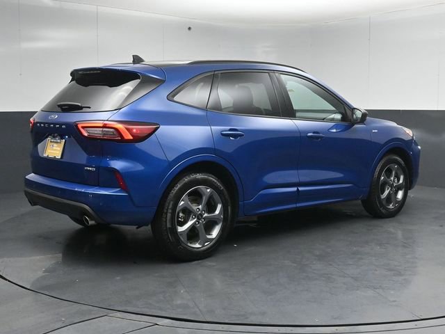 Certified 2023 Ford Escape ST-Line w/ Tech Pack #1 AWD/4WD image 7