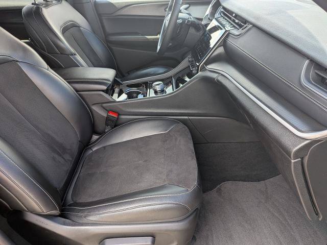 Used 2023 Jeep Grand Cherokee L Laredo AWD/4WD image 32