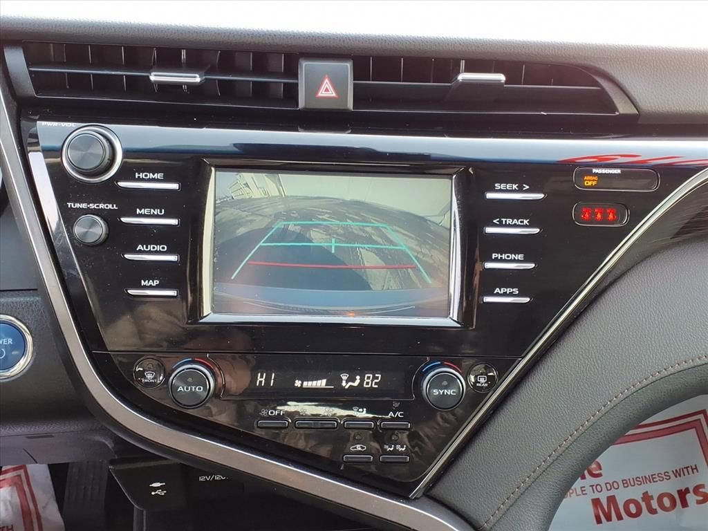 Used 2019 Toyota Camry LE image 6