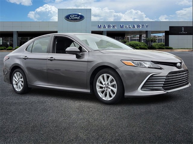 Used 2023 Toyota Camry LE image 7