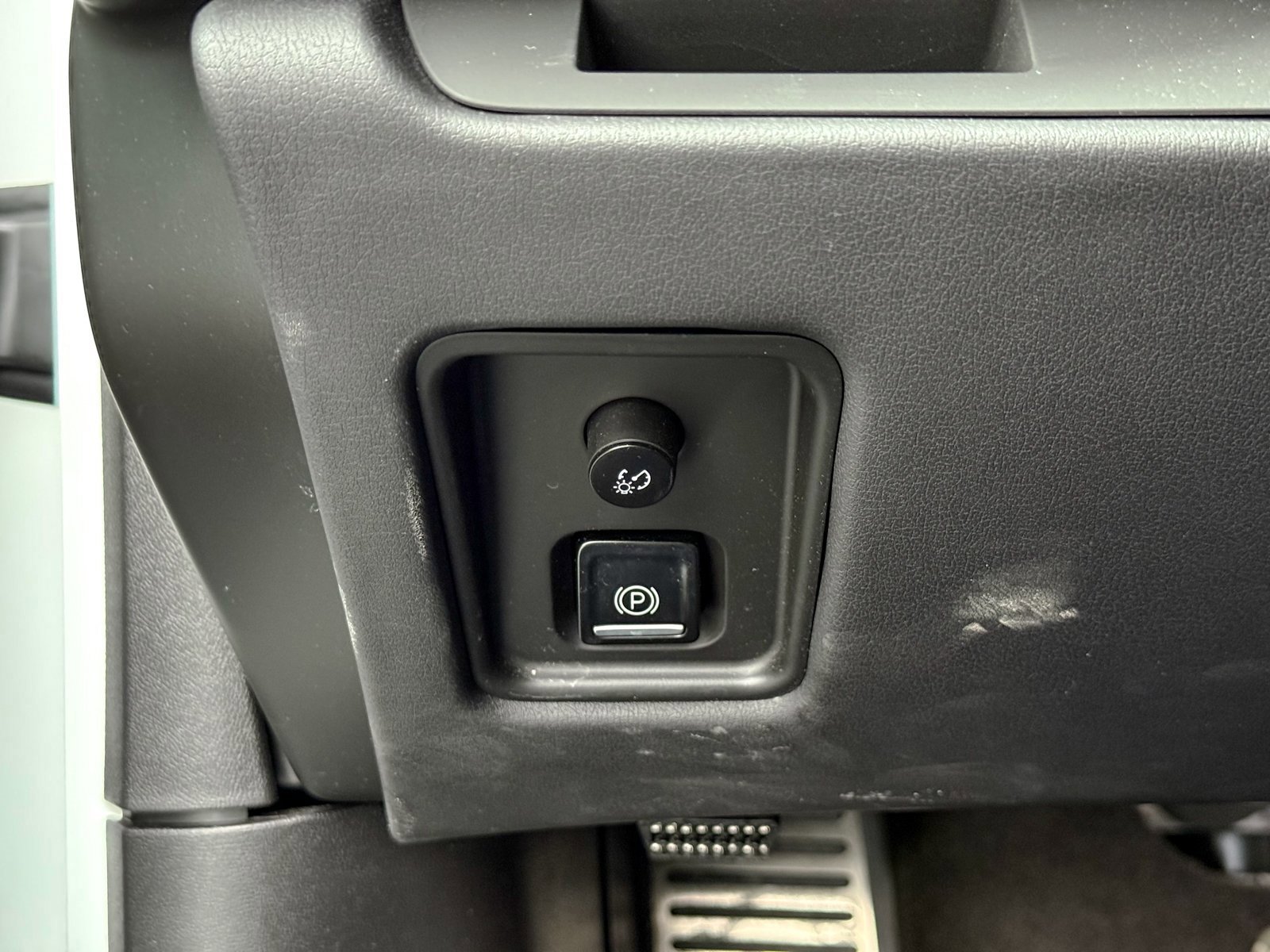 Used 2023 Chevrolet Corvette Stingray Coupe w/ 1LT image 32