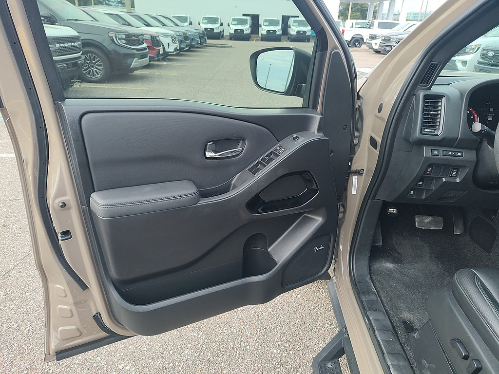 Used 2022 Nissan Frontier Pro-X w/ Pro-X Premium Package RWD image 10