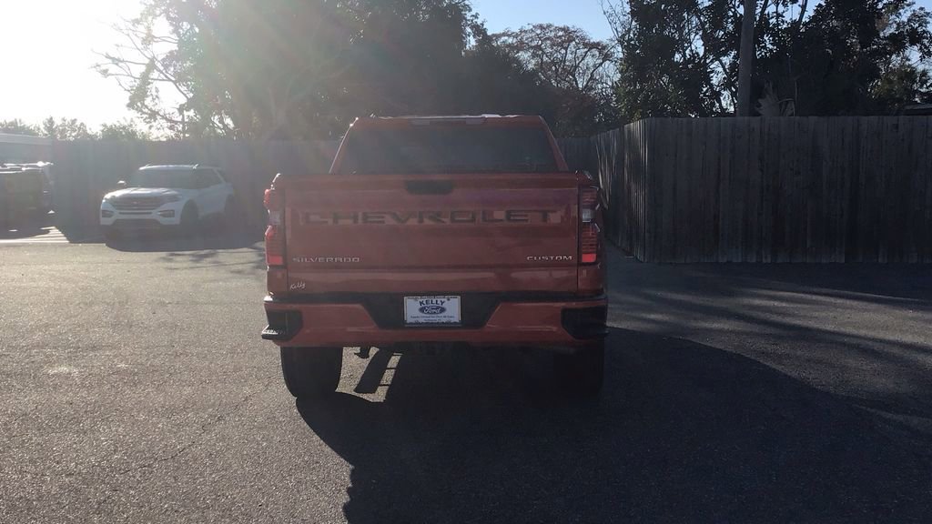 Used 2022 Chevrolet Silverado 1500 Custom image 4