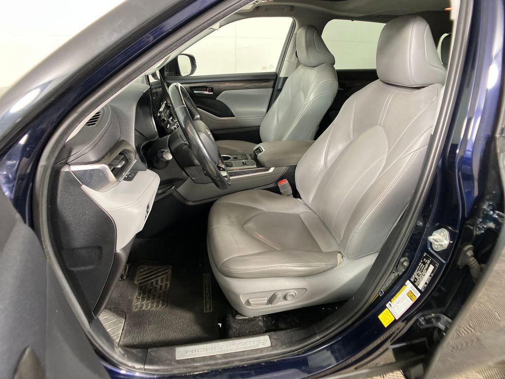 Used 2020 Toyota Highlander Limited image 28