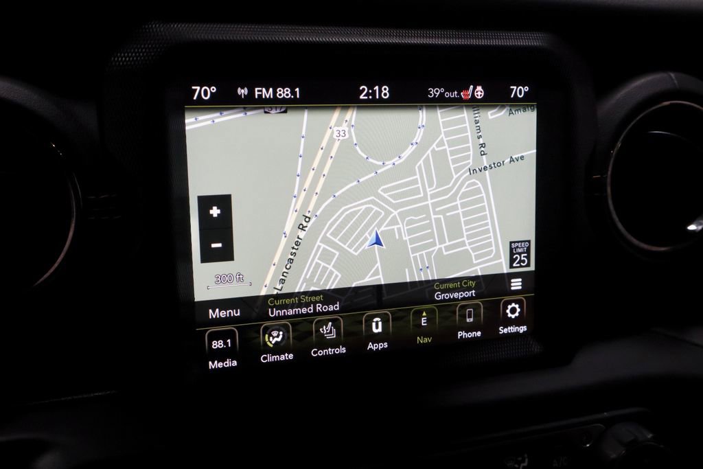 Used 2023 Jeep Wrangler Unlimited Sahara AWD/4WD image 4