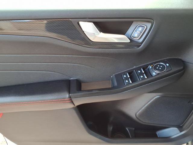 Certified 2025 Ford Escape ST-Line Select AWD/4WD image 8