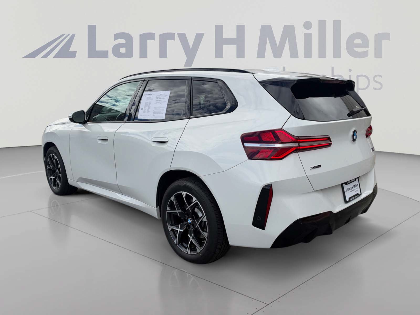 Used 2026 BMW X3 xDrive30i w/ M Sport Package AWD/4WD image 3