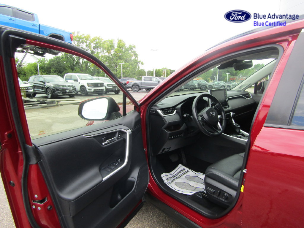 Used 2022 Toyota RAV4 Limited AWD/4WD image 20