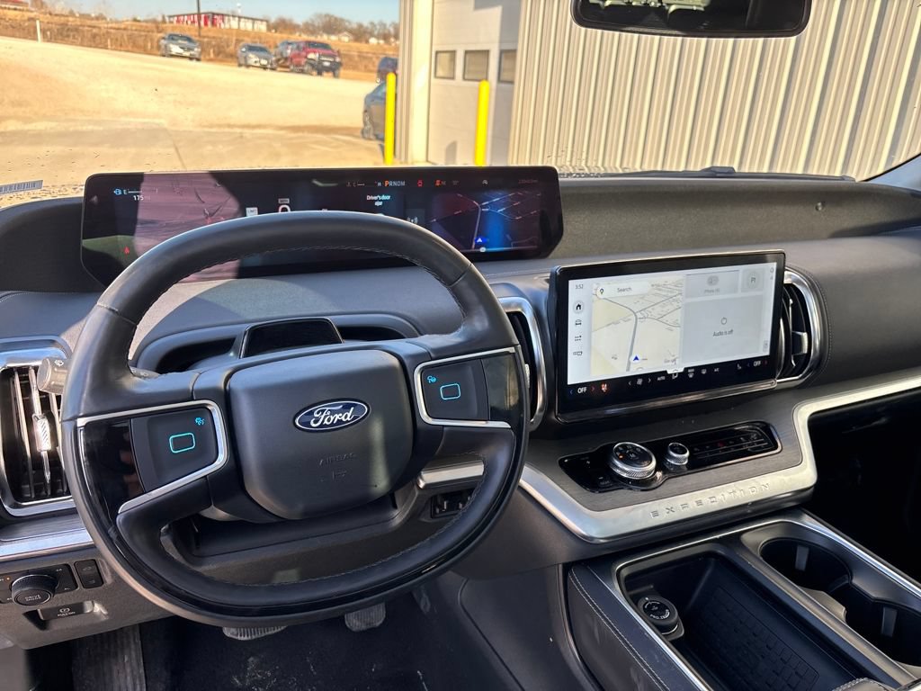 Certified 2025 Ford Expedition Platinum AWD/4WD image 15
