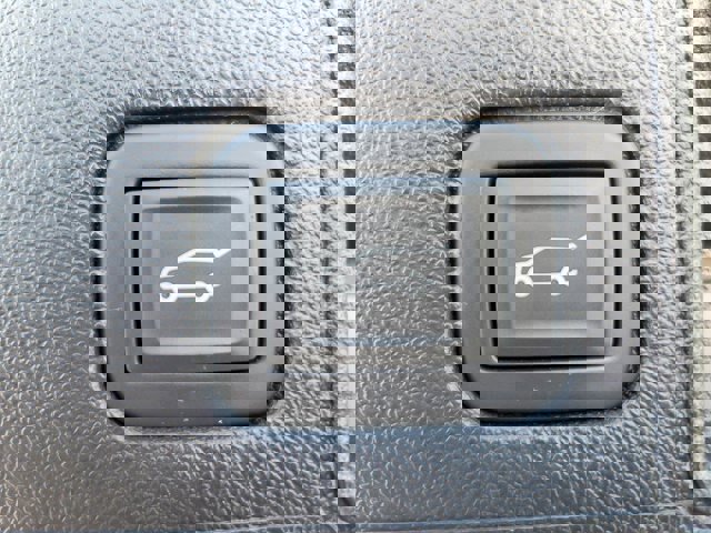 Used 2023 GMC Terrain SLT w/ Infotainment Package II image 28