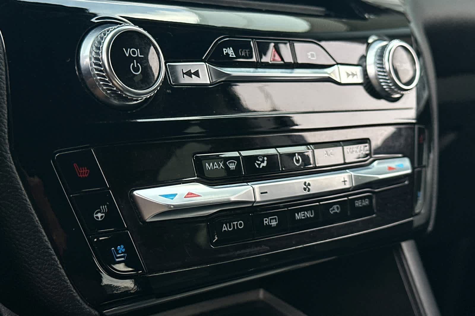 Certified 2021 Ford Explorer Limited w/ Equipment Group 301A image 22