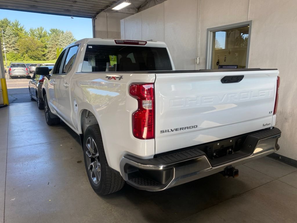 Used 2023 Chevrolet Silverado 1500 LT AWD/4WD image 3
