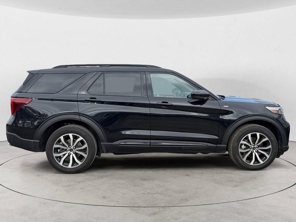 Certified 2023 Ford Explorer ST-Line AWD/4WD image 5