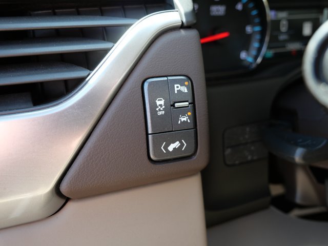 Used 2019 Chevrolet Tahoe LT RWD image 17
