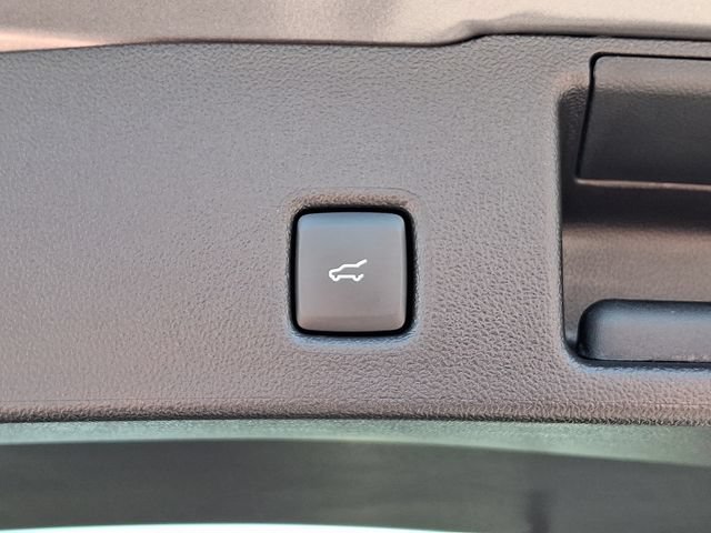Certified 2025 Ford Escape Platinum FWD image 30