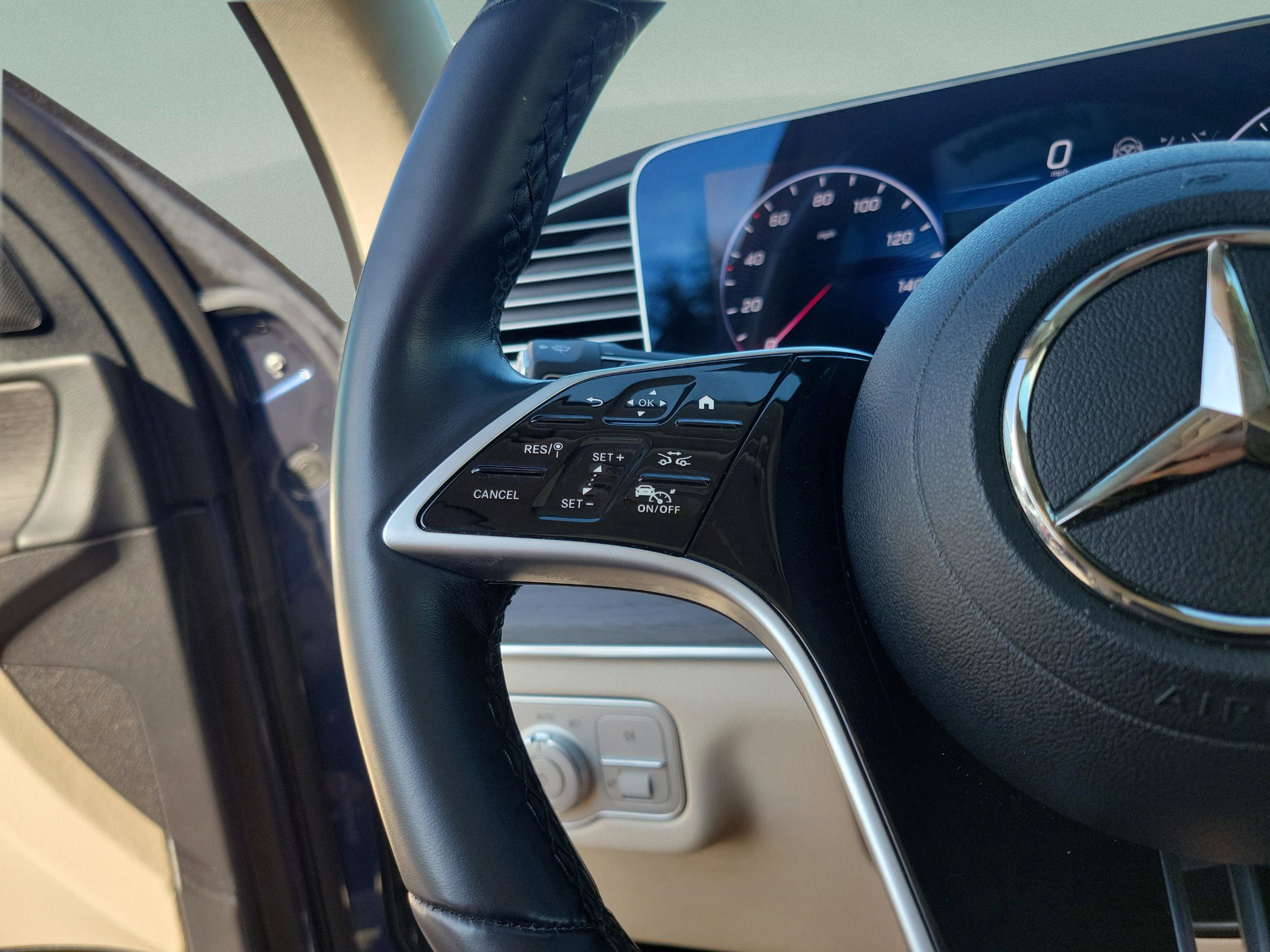 Used 2024 Mercedes-Benz GLS 450 4MATIC image 11