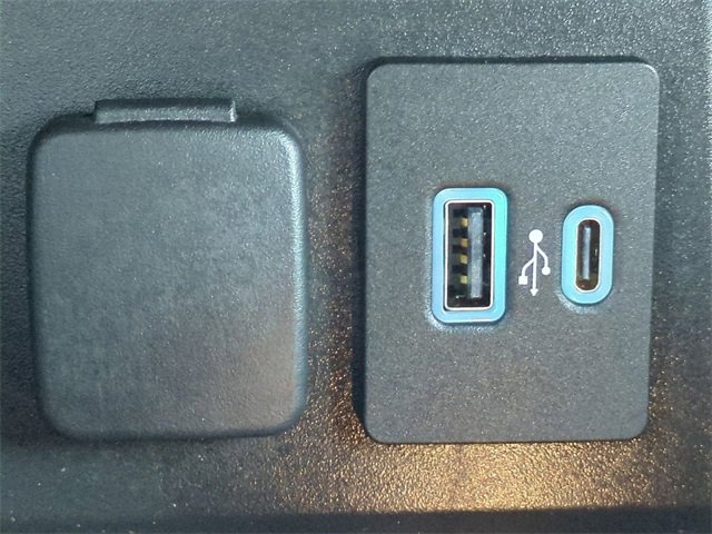 Certified 2022 Ford Explorer XLT image 21