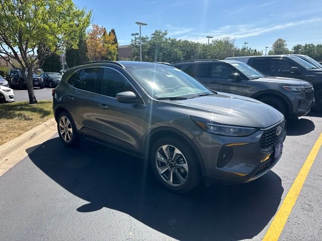 Certified 2025 Ford Escape Platinum AWD/4WD image 2