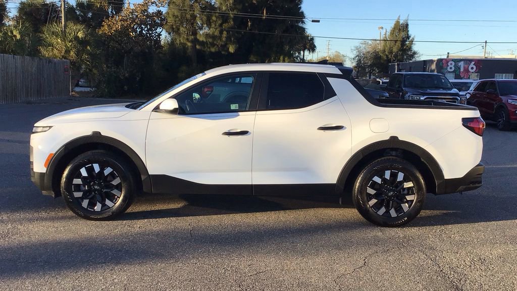 Used 2025 Hyundai Santa Cruz SE image 2