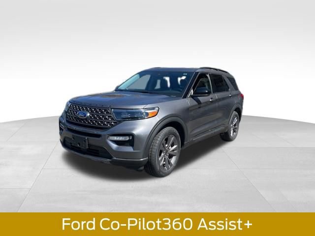 Certified 2022 Ford Explorer XLT w/ Equipment Group 202A image 7