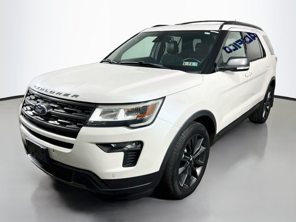 Certified 2018 Ford Explorer XLT w/ Equipment Group 202A AWD/4WD image 3