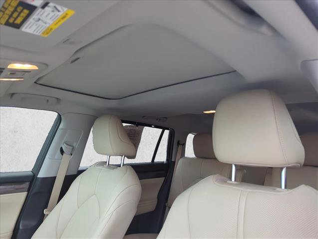 Used 2024 Toyota Highlander Limited image 16