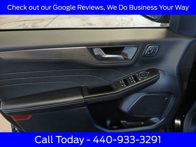 Certified 2022 Ford Escape Titanium w/ Class II Trailer Tow Package image 27