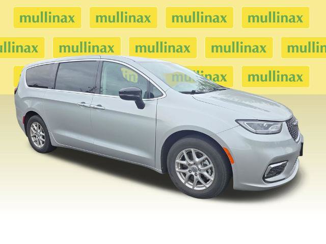 Used 2024 Chrysler Pacifica Touring-L FWD 360° Tour
