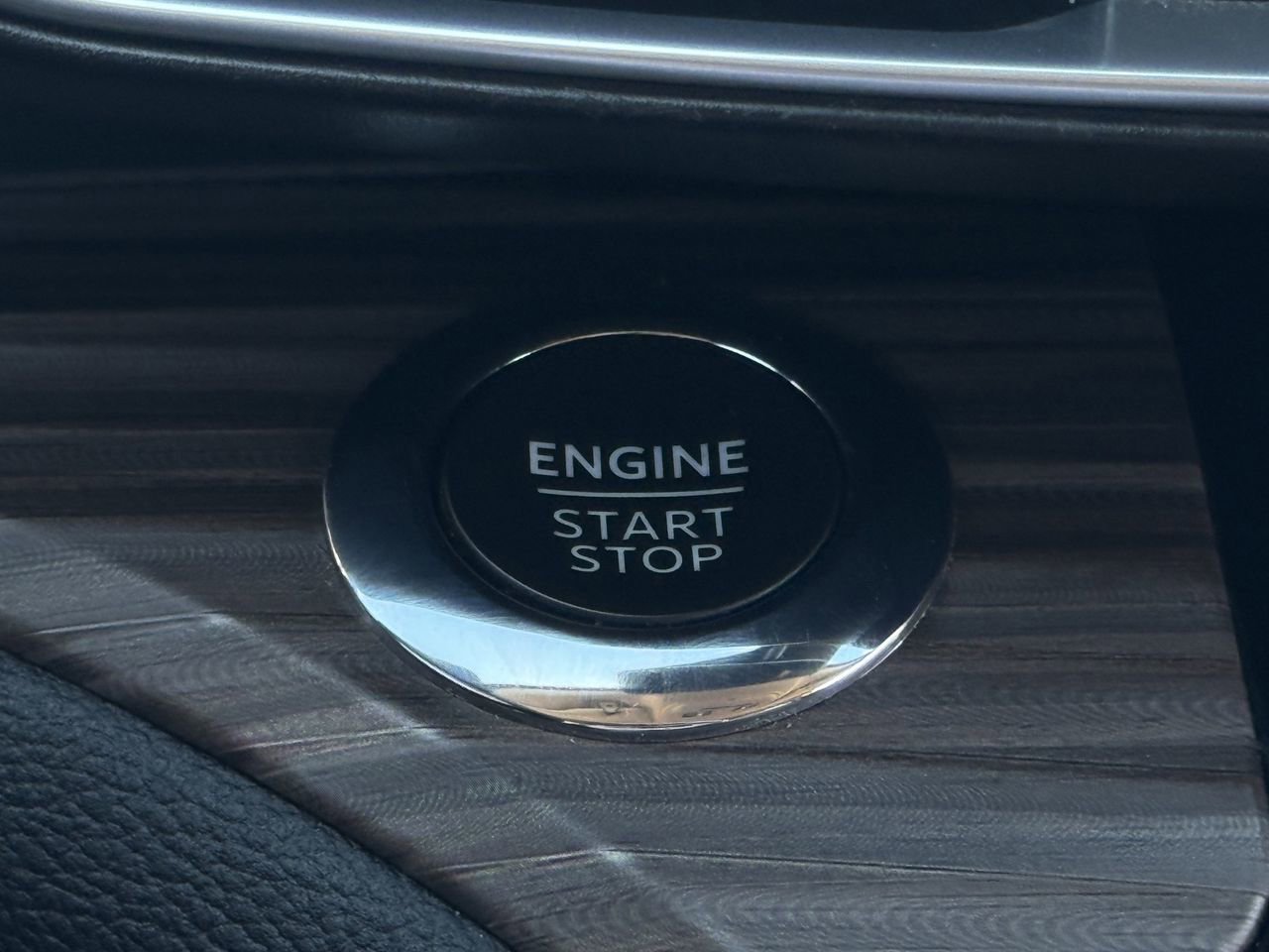 Certified 2022 Ford Explorer Limited w/ Equipment Group 301A image 23