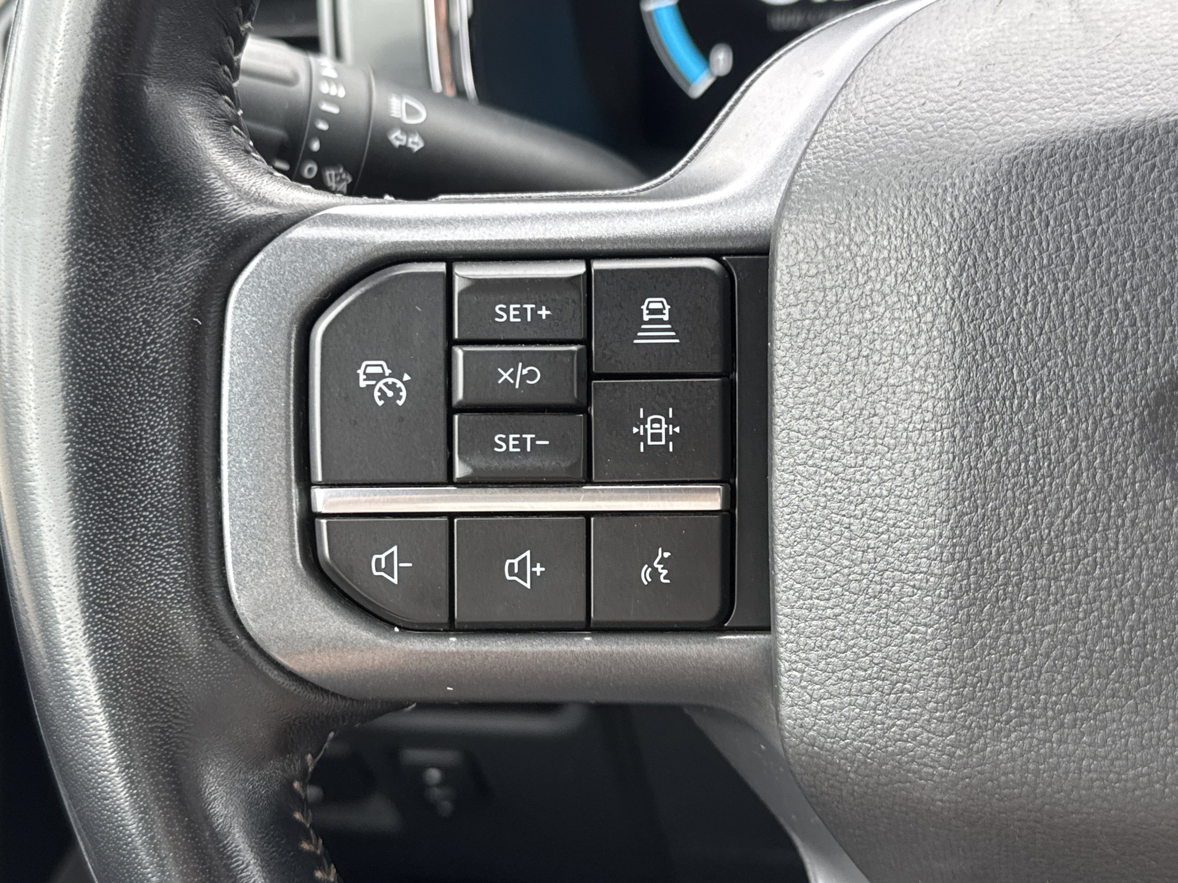 Certified 2023 Ford F150 Lariat w/ Equipment Group 502A High image 17