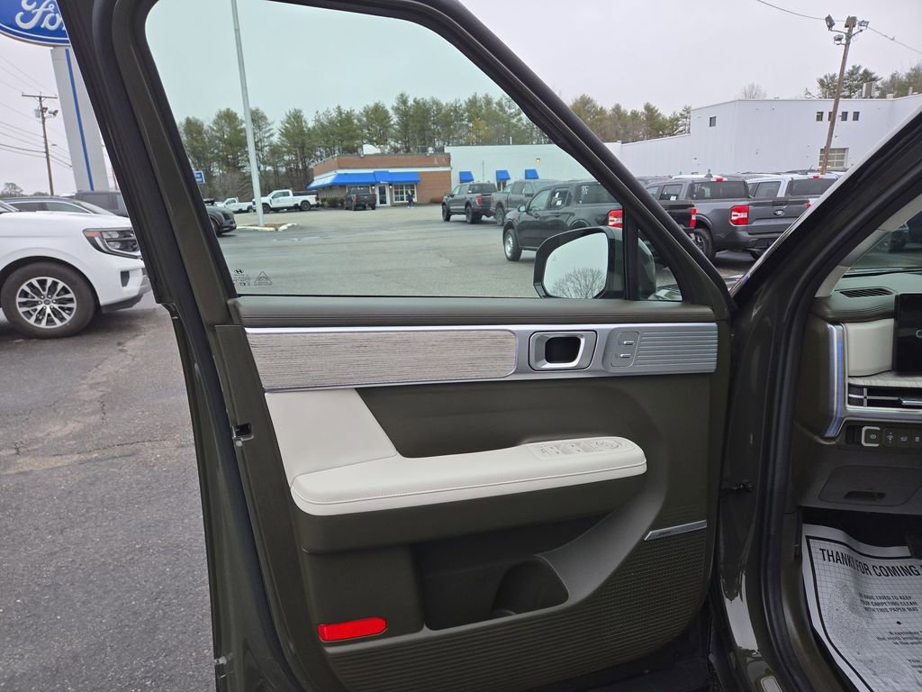 Used 2024 Hyundai Santa Fe Calligraphy AWD/4WD image 5