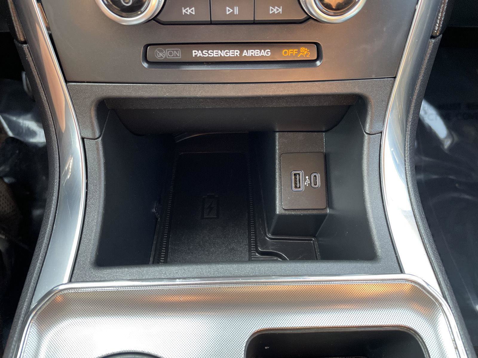 Certified 2024 Ford Edge Titanium AWD/4WD image 27